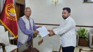 দুপুর দুইটায় পদত্যাগ করেন নাহিদ ইসলাম