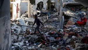 গাজার ওপর ইসরায়েলি আগ্রাসন থামছেই না, ছবি: নিউ ইয়র্ক টাইমস