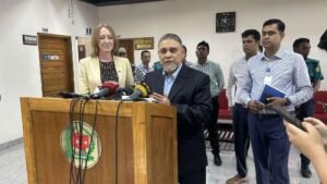 নির্বাচনের প্রস্তুতিতে ইসি, কারো দিকে তাকিয়ে নয়: সিইসি