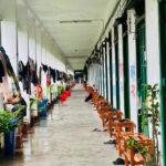 ঢাবির জহুরুল হক হলে জুতা রাখার র‍্যাক বিতরণ করল প্রশাসন