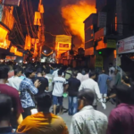 নেত্রকোনার বড় বাজারে ভয়াবহ আগুন, পুড়ছে ৫ বাণিজ্যিক প্রতিষ্ঠান; নিয়ন্ত্রণে ৭ ইউনিটের প্রাণপণ চেষ্টা