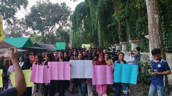 অপ্রতিম হত্যার বিচারের দাবিতে কুমিল্লা বিশ্ববিদ্যালয়ের শিক্ষার্থীদের বিক্ষোভ
