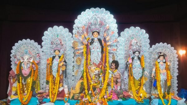 প্রতীকী ছবি: দুর্গাপূজার প্রতিমা, উৎসবের আগের বছরের আলোকচিত্র